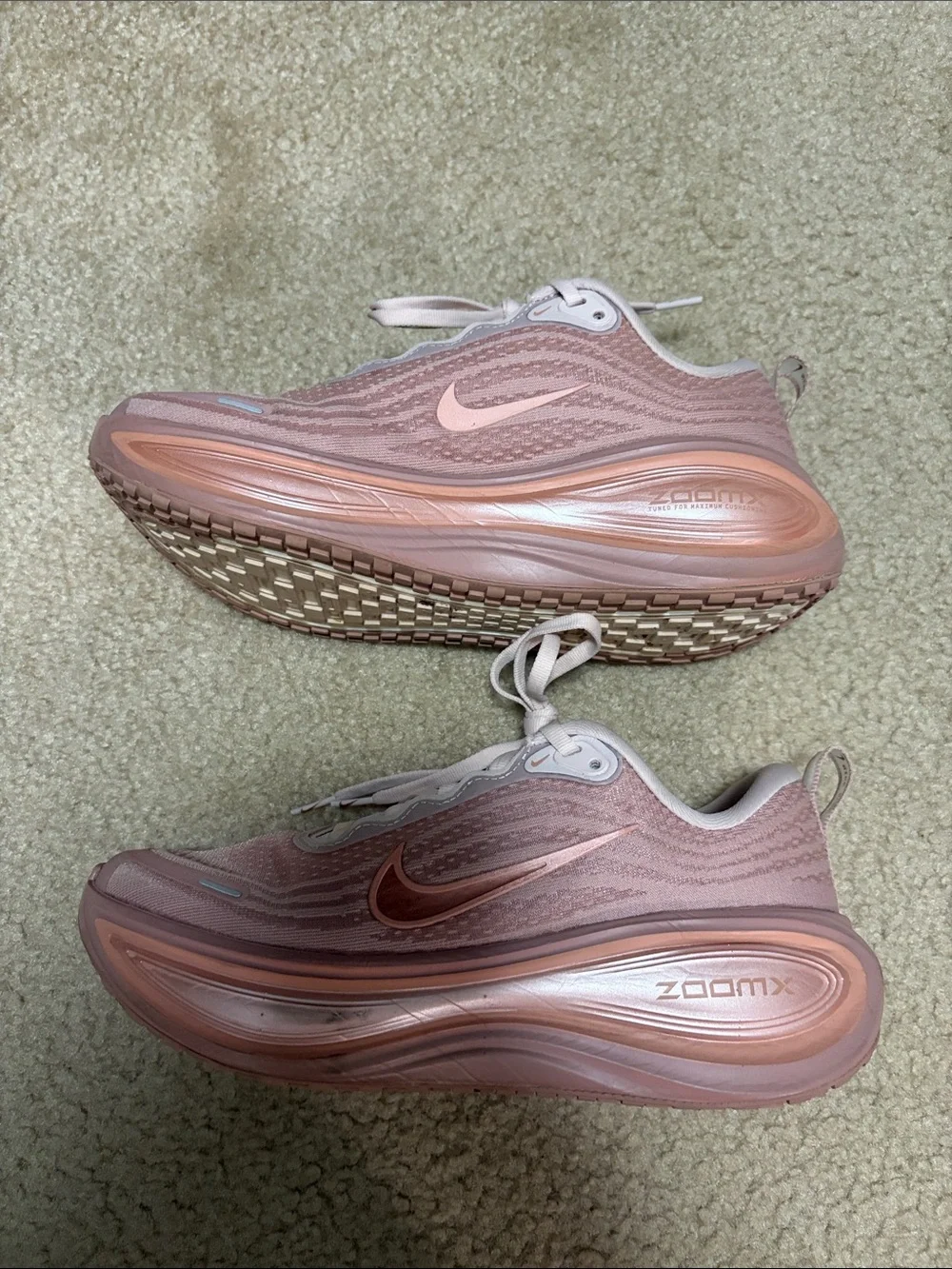 Nike Vomero Plus Particle Pink / Rose Gold - size 7